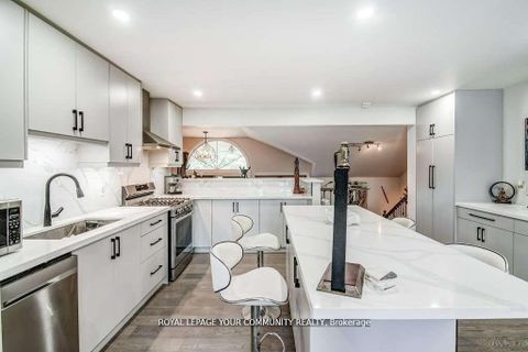 Photo 10 at 768 Grace Street, College Manor, Newmarket