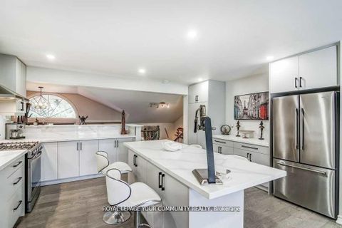 Photo 11 at 768 Grace Street, College Manor, Newmarket