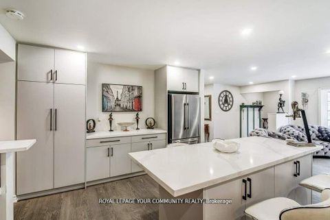 Photo 14 at 768 Grace Street, College Manor, Newmarket