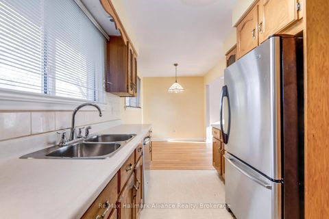 Photo 14 at 281 Savoy Crescent, SW Southwest, Oakville