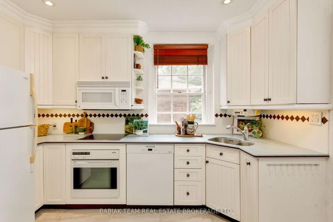 Photo 13 at 16 Palisades, Swansea, Toronto