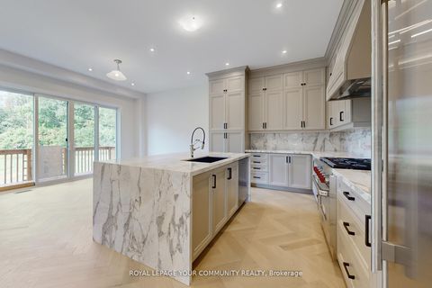 Photo 3 at 61 Milky Way Drive, Observatory, Richmond Hill