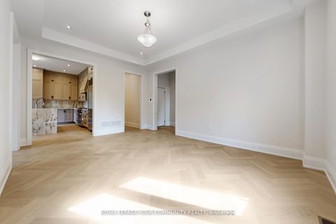 Photo 4 at 61 Milky Way Drive, Observatory, Richmond Hill