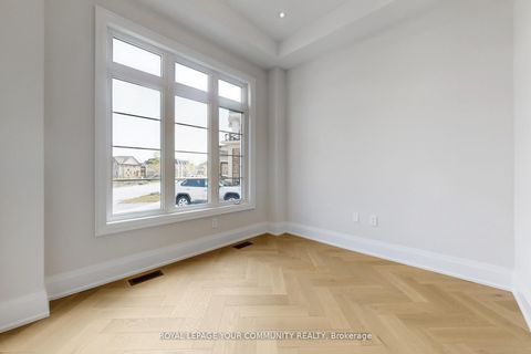 Photo 5 at 61 Milky Way Drive, Observatory, Richmond Hill