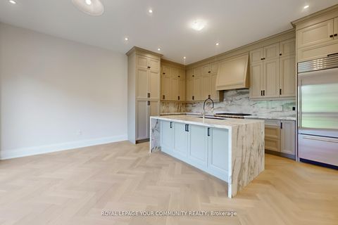 Photo 8 at 61 Milky Way Drive, Observatory, Richmond Hill