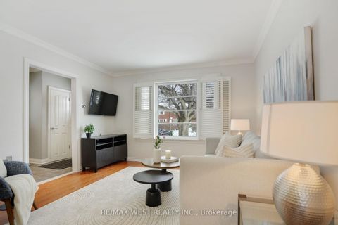 Photo 1 at 10 Allanbrooke Drive, Kingsway South, Toronto