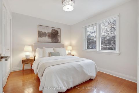 Photo 8 at 10 Allanbrooke Drive, Kingsway South, Toronto