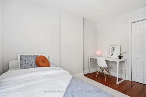 Photo 11 at 10 Allanbrooke Drive, Kingsway South, Toronto