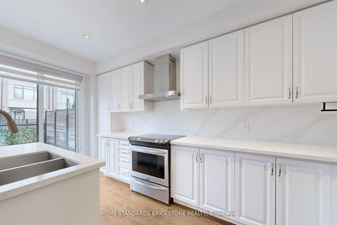 Photo 16 at 215 Salterton Circle, Rural Vaughan, Vaughan