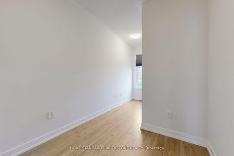 Photo 31 at 215 Salterton Circle, Rural Vaughan, Vaughan