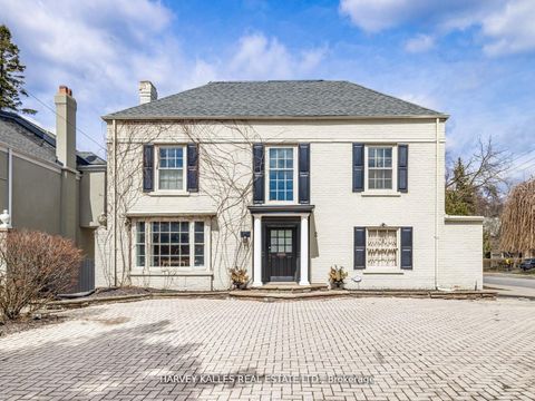 Photo 2 at 2 Silverwood Avenue, Forest Hill South, Toronto