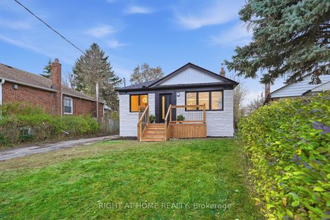 Photo 3 at 162 Tower Drive, Maryvale, Toronto