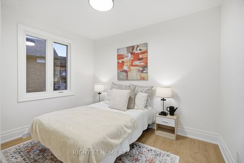 Photo 28 at 162 Tower Drive, Maryvale, Toronto