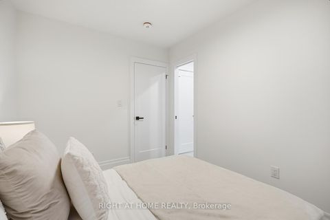 Photo 29 at 162 Tower Drive, Maryvale, Toronto