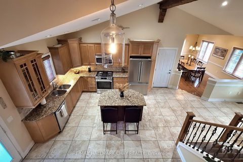 Photo 11 at 1069 Booth Avenue, Alcona, Innisfil