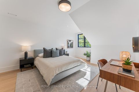 Photo 28 at 8 Crown Park Road, The Beaches, Toronto