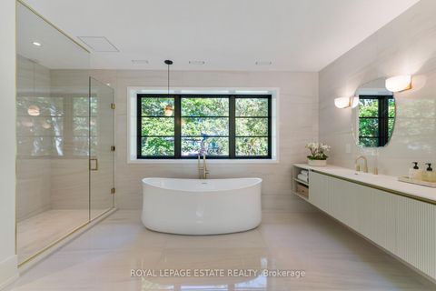 Photo 33 at 8 Crown Park Road, The Beaches, Toronto