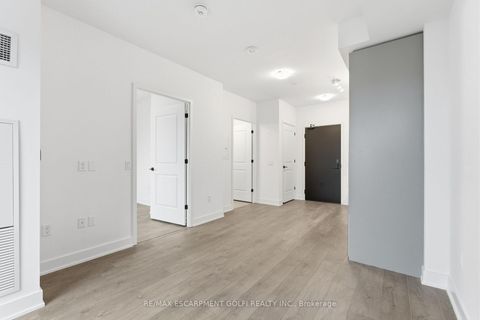 Photo 15 at 840 - 2343 Khalsa Gate, WM Westmount, Oakville