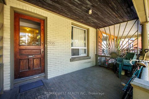 Photo 2 at 935 Bathurst Street, Annex, Toronto