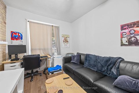 Photo 4 at 935 Bathurst Street, Annex, Toronto