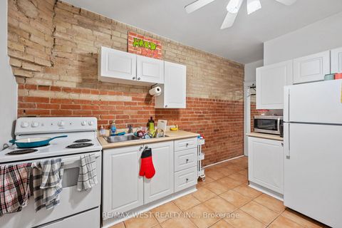 Photo 12 at 935 Bathurst Street, Annex, Toronto