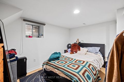Photo 15 at 935 Bathurst Street, Annex, Toronto