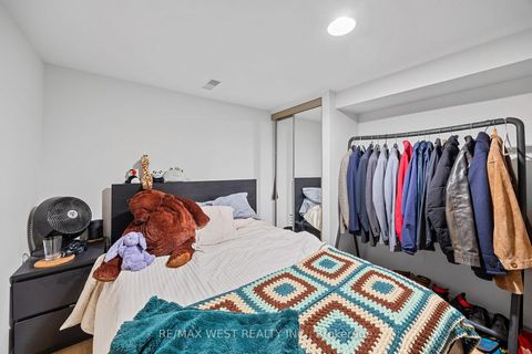 Photo 16 at 935 Bathurst Street, Annex, Toronto