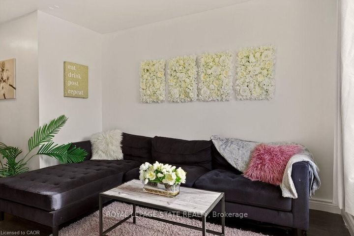 Photo 2 at 163 Hope Avenue, Homeside, Hamilton