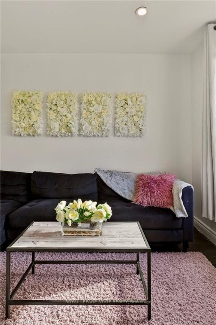 Photo 3 at 163 Hope Avenue, Homeside, Hamilton