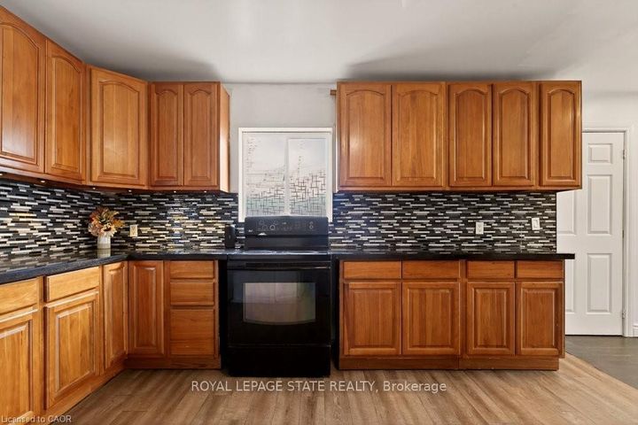 Photo 11 at 163 Hope Avenue, Homeside, Hamilton