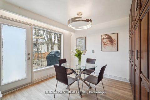 Photo 8 at 40 Arlstan Drive, Bathurst Manor, Toronto