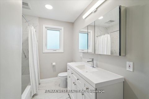 Photo 13 at 40 Arlstan Drive, Bathurst Manor, Toronto