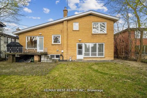 Photo 19 at 40 Arlstan Drive, Bathurst Manor, Toronto