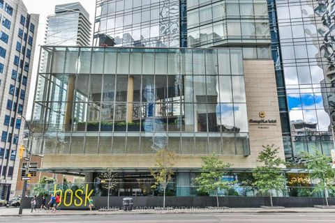 Photo 2 at 4704 - 180 University Avenue, Bay Street Corridor, Toronto