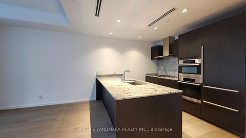 Photo 14 at 4704 - 180 University Avenue, Bay Street Corridor, Toronto