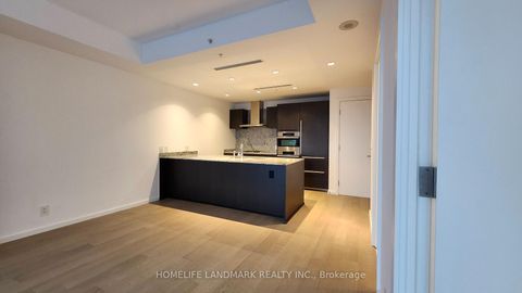 Photo 15 at 4704 - 180 University Avenue, Bay Street Corridor, Toronto