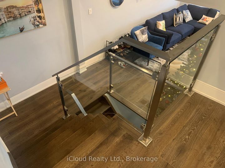 Photo 7 at 878 Blyleven Boulevard, East Credit, Mississauga