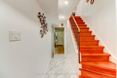 Photo 4 at 51 Yellow Birch Way, Hillcrest Village, Toronto