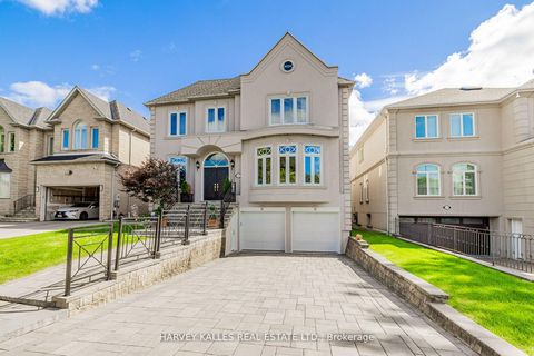 Photo 2 at 145 Rodeo Drive, Yorkhill, Vaughan