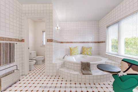 Photo 30 at 145 Rodeo Drive, Yorkhill, Vaughan