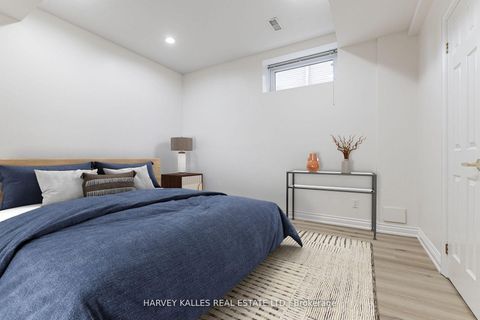 Photo 44 at 145 Rodeo Drive, Yorkhill, Vaughan