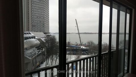 Photo 7 at 838 - 33 Harbour Square, Waterfront Communities C1, Toronto