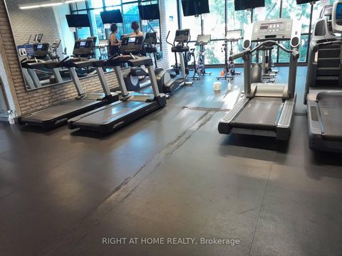 Photo 15 at 838 - 33 Harbour Square, Waterfront Communities C1, Toronto