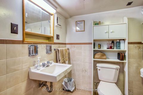 Photo 29 at 38 Halton Street, Bellwoods, Toronto