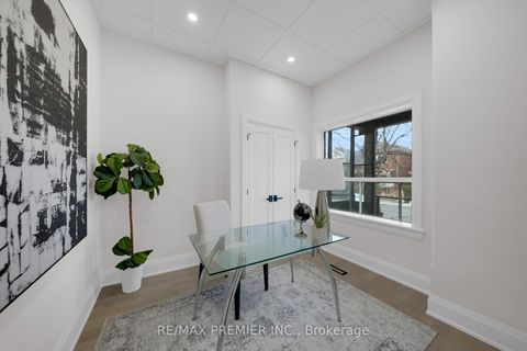 Photo 4 at 388 Crawford Street, Bellwoods, Toronto