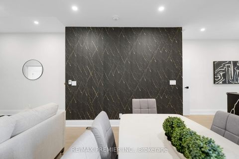 Photo 10 at 388 Crawford Street, Bellwoods, Toronto