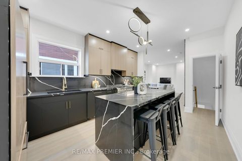 Photo 14 at 388 Crawford Street, Bellwoods, Toronto