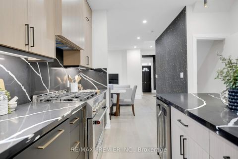 Photo 15 at 388 Crawford Street, Bellwoods, Toronto