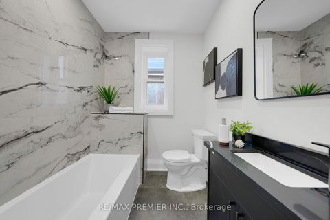 Photo 21 at 388 Crawford Street, Bellwoods, Toronto