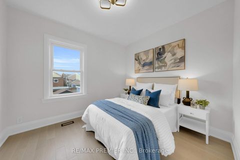 Photo 22 at 388 Crawford Street, Bellwoods, Toronto